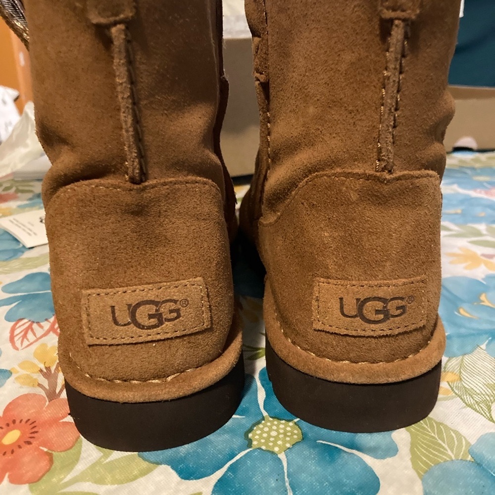 UGG Women’s Classic Unlined Boot- Chestnut, Size 9 M